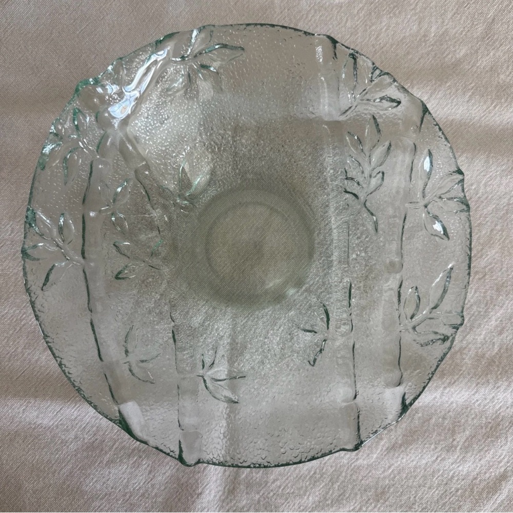 Vintage Pier 1 salad bowl 8” recycled green glass textured embossed bamboo motif